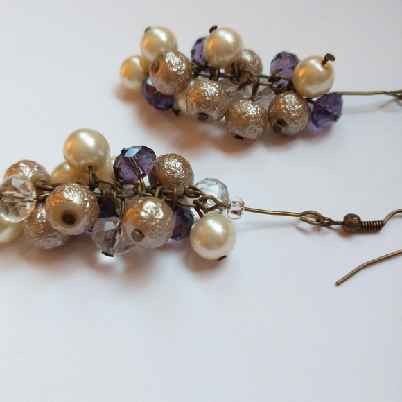 Glass and faux Pearl drop earrings white/cream/violet - Picture 2 of 6